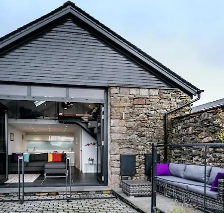 Holiday home The Old Roller Shed *